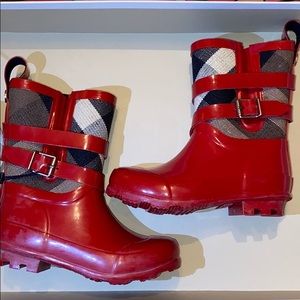 BURBERRY children red rainboots